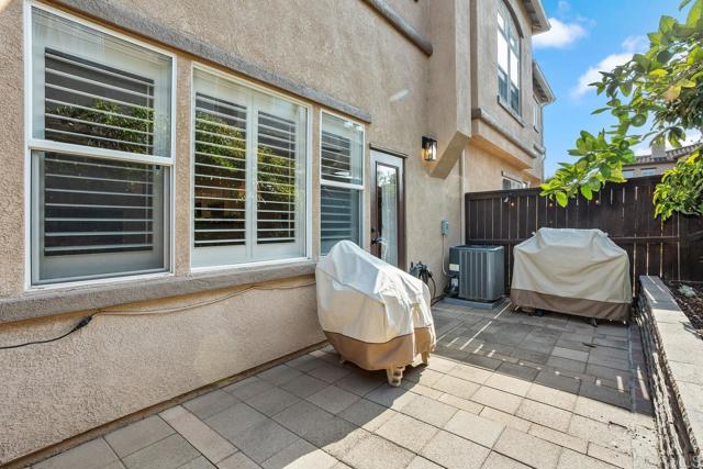 646 Sumner Way, Oceanside CA: https://media.crmls.org/mediaz/a6b1126c-4828-4a29-978e-2fd98b75d59c.jpg