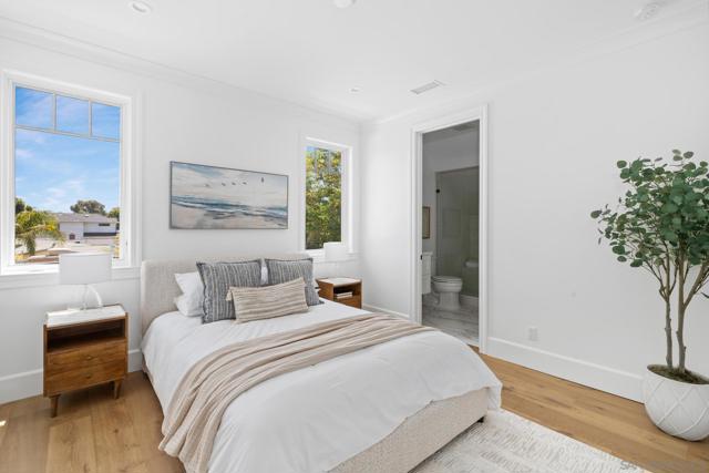 461 Country Club Ln, Coronado CA: https://media.crmls.org/mediaz/a6b13bef-5fba-4d6f-8461-8149634f3fc0.jpg
