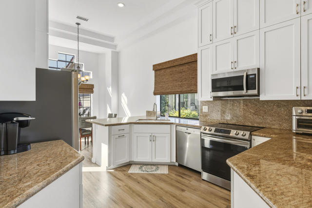 110 Celano Circle, Palm Desert CA: https://media.crmls.org/mediaz/a6b13c5c-f230-4182-81a2-c9933fade7b8.jpg