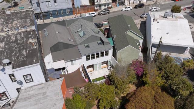 17 30th Street, San Francisco CA: https://media.crmls.org/mediaz/a6b1459a-8fb6-4078-9515-a8e0f6cf964d.jpg