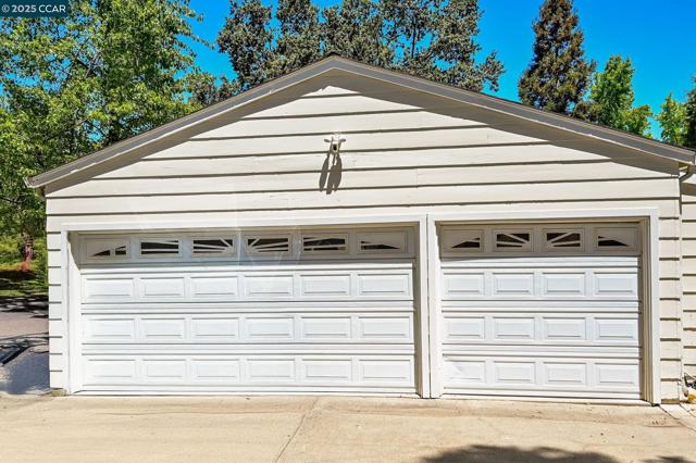 35 Alta Sierra Pl, Alamo CA: https://media.crmls.org/mediaz/a6b1aaec-0b28-4821-917a-fa7852bb7b72.jpg