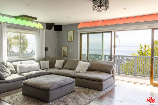 1230 Silvius Avenue, San Pedro CA: https://media.crmls.org/mediaz/a6b1bc06-e9fa-4304-b1f1-c7bc1b2d3575.jpg