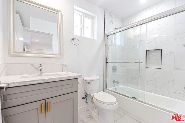 1923 Carmona Avenue, Los Angeles CA: https://media.crmls.org/mediaz/a6b1d2a6-d5ed-41f2-a415-dd63c27a947f.jpg