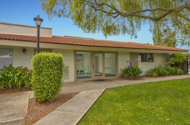 13990 Monte De Oro, Castroville CA: https://media.crmls.org/mediaz/a6b2006d-77b4-47e6-983d-31eaff570165.jpg