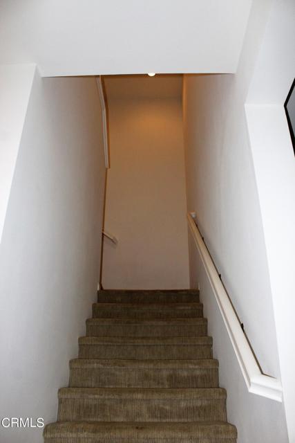 3233 London Lane Stairway