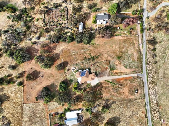 35 Blazeford Gulch, Oroville CA: https://media.crmls.org/mediaz/a6b42777-4daa-46fe-b79f-729499e0dc79.jpg
