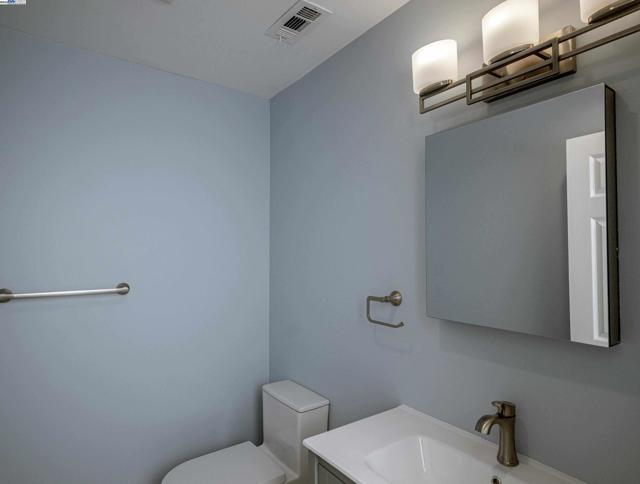 532 Heathcliff Dr, Pacifica CA: https://media.crmls.org/mediaz/a6b45d28-e2e8-4db8-b4aa-68bada0282d0.jpg