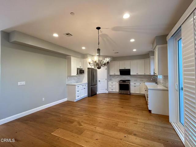 2339 Park Avenue, Montrose CA: https://media.crmls.org/mediaz/a6b4b292-1caf-4a50-a9ab-5ab15aca4f7e.jpg