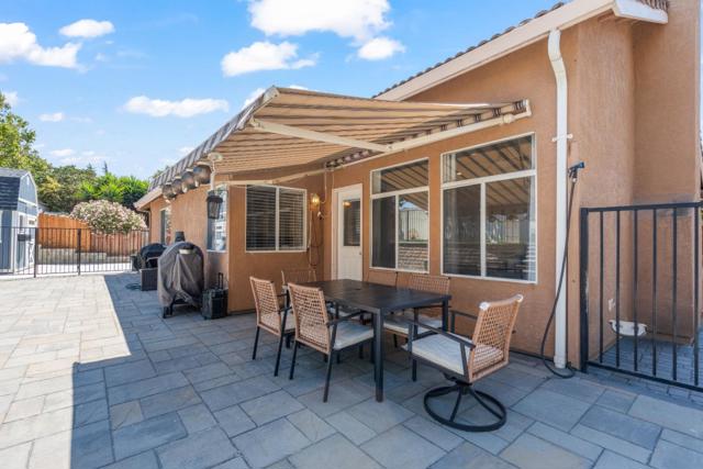 2190 Glarner Street, Hollister CA: https://media.crmls.org/mediaz/a6b5718f-1674-490b-b58a-725db5195b7d.jpg