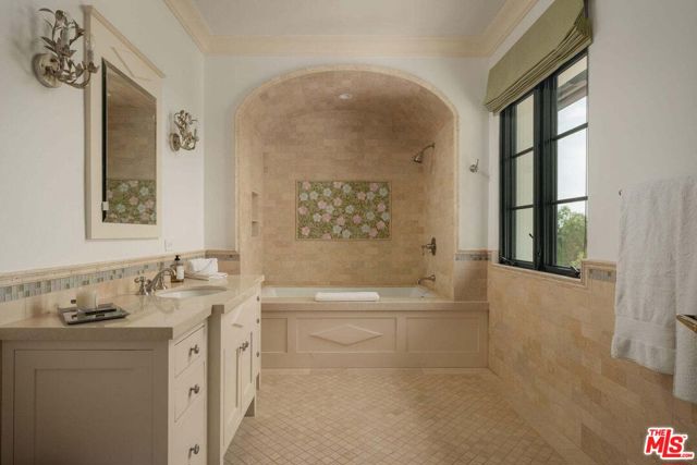 1475 E Mountain Drive, Santa Barbara CA: https://media.crmls.org/mediaz/a6b5d872-e66a-44cb-9220-6e2ca0925487.jpg