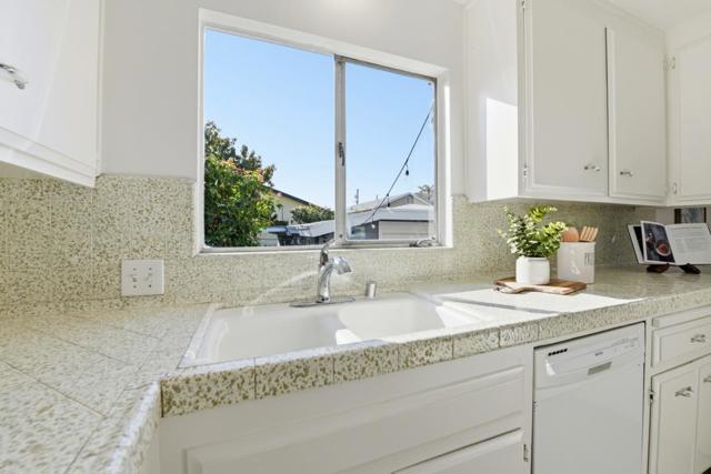 33557 3rd Street, Union City CA: https://media.crmls.org/mediaz/a6b62edc-0f93-4b59-84d0-be9759b001fd.jpg