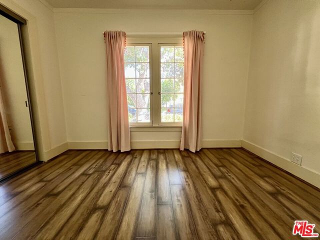 1320 Barrington Way, Glendale CA: https://media.crmls.org/mediaz/a6b663e7-e726-4c51-9c06-9b182a3a3659.jpg