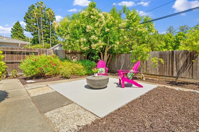 761 Woodstock Lane, Los Altos CA: https://media.crmls.org/mediaz/a6b7d106-23b0-4cf0-a4e3-4ae9cf5a8711.jpg