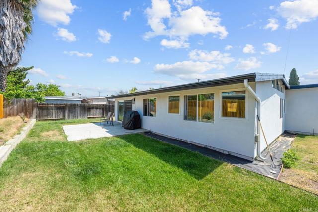6252 Lake Albano Avenue, San Diego CA: https://media.crmls.org/mediaz/a6b844c3-8db8-40c3-a3b5-59e6a03a50c8.jpg