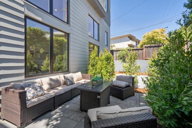 1433 Floribunda Avenue, Burlingame CA: https://media.crmls.org/mediaz/a6b86a90-4cbd-4656-8469-20f202fa4669.jpg