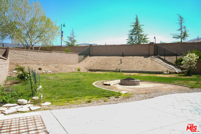 2732 Hemlock Road, Palmdale CA: https://media.crmls.org/mediaz/a6b8f8b8-b746-435a-be12-104a836a6525.jpg