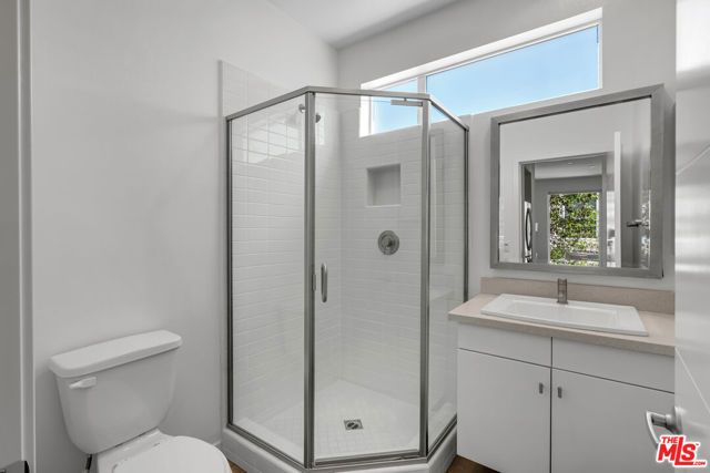 5633 Observation Lane, Los Angeles CA: https://media.crmls.org/mediaz/a6b9b5fd-6f72-47ca-ad7b-0928ee2ff00e.jpg