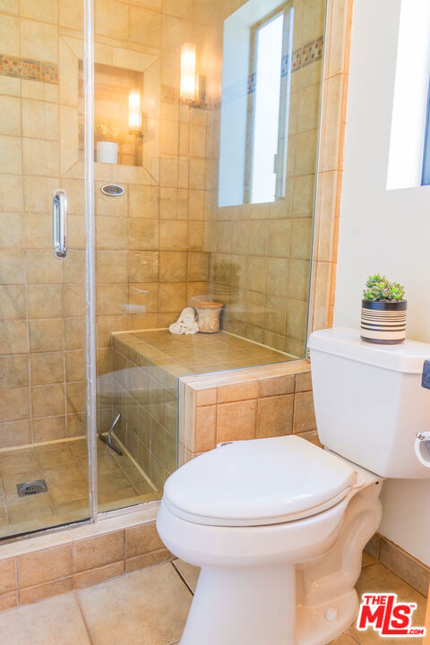 880 Hilldale Avenue, West Hollywood CA: https://media.crmls.org/mediaz/a6ba86bf-e1b1-4a7c-add7-88f8f35ca385.jpg