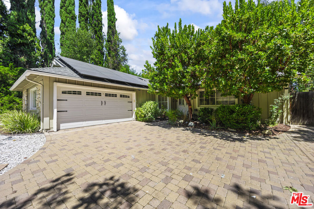 7008 Scarborough Peak Drive