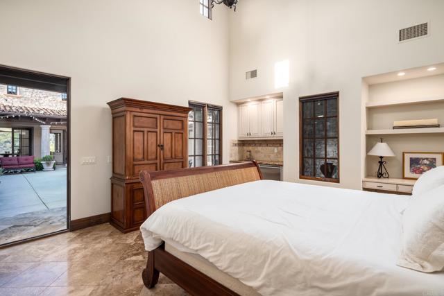 4258 Via Ravello, Rancho Santa Fe CA: https://media.crmls.org/mediaz/a6bae8f3-50b8-48a8-a285-444d88d6b4d4.jpg