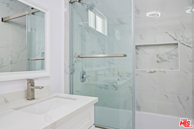 11860 Chandler Boulevard, Valley Village CA: https://media.crmls.org/mediaz/a6bc26c9-a1f5-494d-8035-0263c5e123c9.jpg