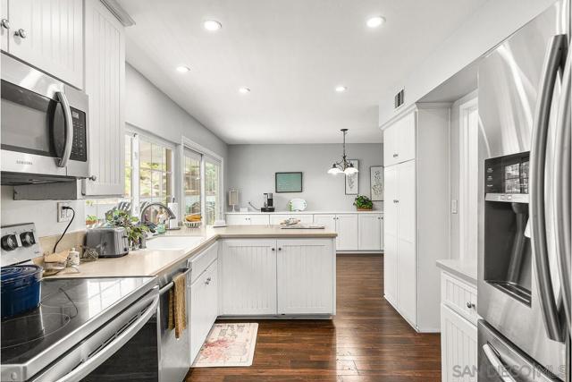 5483 Maisel Way, San Diego CA: https://media.crmls.org/mediaz/a6bc3e58-66de-4271-99cb-683825b56652.jpg