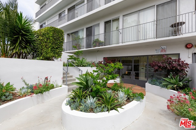 220 SAN VICENTE Boulevard, 609 photo 4