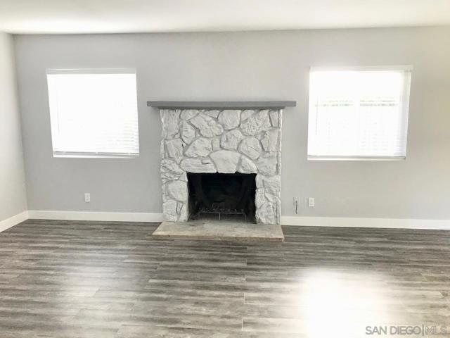 5091 Park Rim Dr, San Diego CA: https://media.crmls.org/mediaz/a6be0648-7096-4de6-9e14-88ed0f01344a.jpg