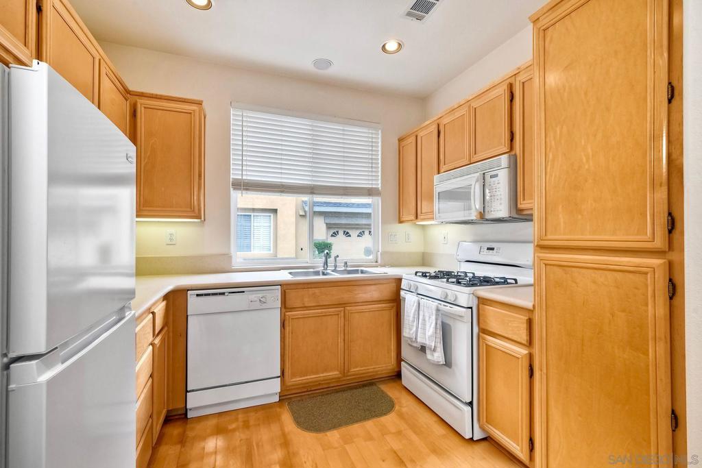 MLS #250036737SD image #16