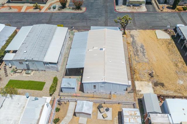 7425 Church Street, Yucca Valley CA: https://media.crmls.org/mediaz/a6c0fa6d-1355-4faf-ba69-7d9ec3f430a3.jpg