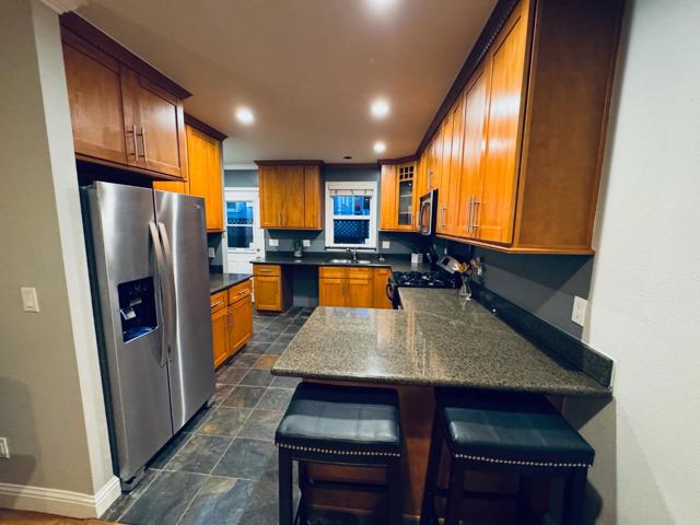 10181020 Bancroft Way, Berkeley CA: https://media.crmls.org/mediaz/a6c1404e-d958-46b7-bb64-92140b4b1cbb.jpg