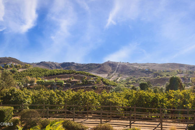 Detail Gallery Image 5 of 48 For 13045 Ripple Creek Ln, Camarillo,  CA 93012 - 5 Beds | 3/1 Baths