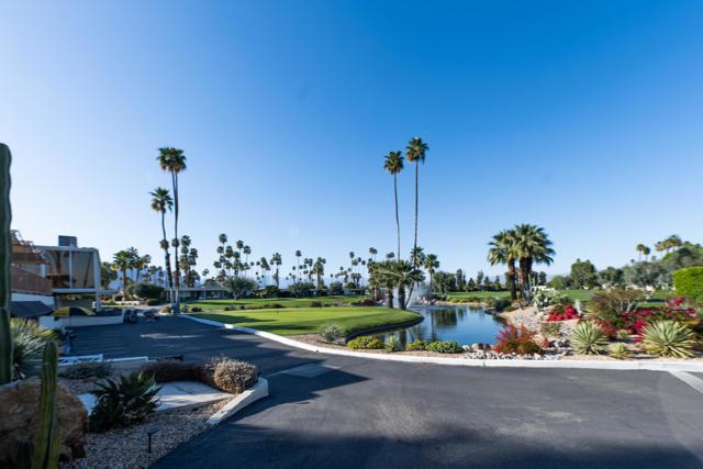 189 Desert Lakes Drive, Palm Springs CA: https://media.crmls.org/mediaz/a6c1955c-4604-4111-9da5-b677d4c765c1.jpg