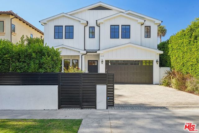 813 N Spaulding Avenue, Los Angeles CA: https://media.crmls.org/mediaz/a6c19af1-04ff-4500-ab8c-478d4de8f4cc.jpg