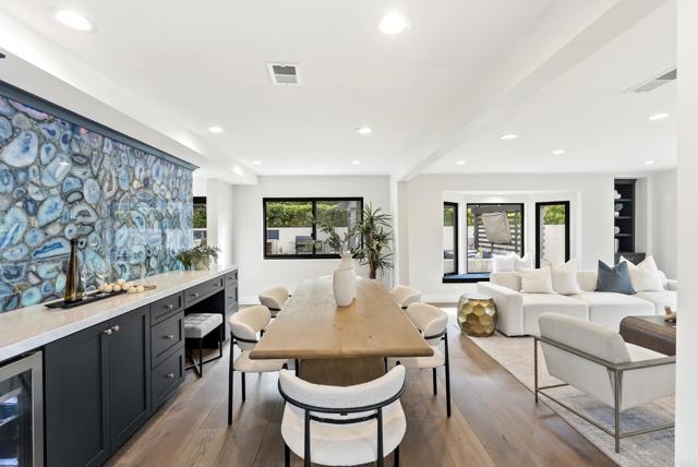 314 S Nardo Ave, Solana Beach CA: https://media.crmls.org/mediaz/a6c22ec0-42b9-48a2-9582-5bb1c294f80c.jpg