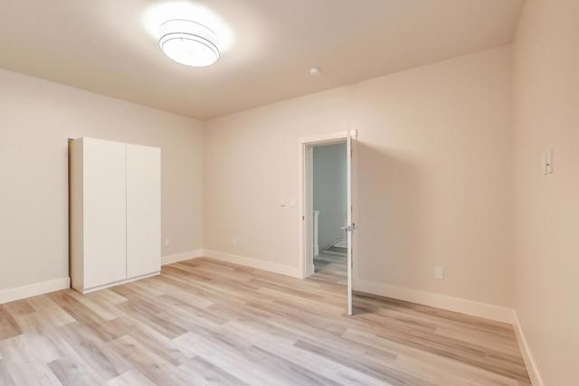 811 Oak Street, San Francisco CA: https://media.crmls.org/mediaz/a6c35cbd-9e64-429d-b51b-f567a5829ff4.jpg