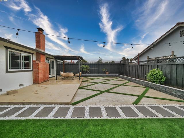 5603 Wintergreen Dr, Newark CA: https://media.crmls.org/mediaz/a6c3ed4a-67c7-4000-ae08-e95e33ff0d5c.jpg