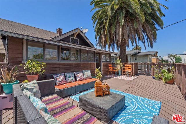 1654 5th Avenue, Los Angeles CA: https://media.crmls.org/mediaz/a6c3f347-d4e2-4c27-9fd3-9c7bbb4de2f1.jpg