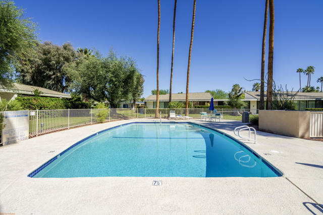 1000 Saint Thomas Circle, Palm Springs, CA 92264