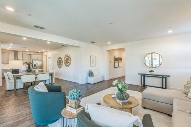 8824 Piano Circle, Elk Grove CA: https://media.crmls.org/mediaz/a6c4dd4b-cb3d-46a3-885c-4318e53540d2.jpg