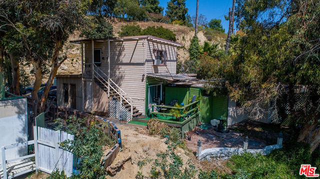 3197 Benedict Canyon Drive photo 6