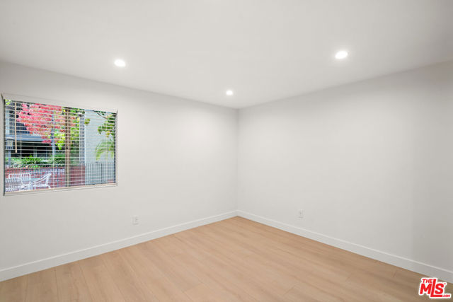 125 W Mountain Street, Glendale CA: https://media.crmls.org/mediaz/a6c63028-582b-4e2a-b595-2517f9ce8e8a.jpg