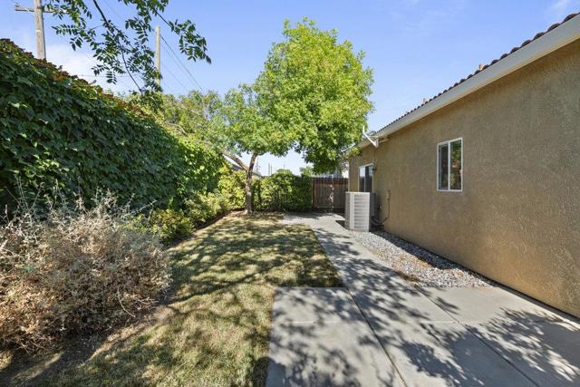 3009 La Vina Circle, Los Banos CA: https://media.crmls.org/mediaz/a6c638ed-293e-401a-b09a-9ab94df8ad89.jpg