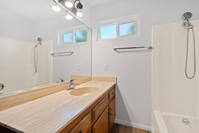 1565 Chestnut Avenue, Carlsbad CA: https://media.crmls.org/mediaz/a6c6a9d9-094e-49ee-b606-4c94037a86e5.jpg