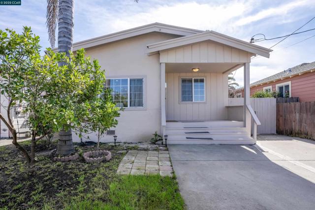 1518 Dunn Ave, Richmond CA: https://media.crmls.org/mediaz/a6c6f000-a95b-411b-b764-072d4989d3a7.jpg