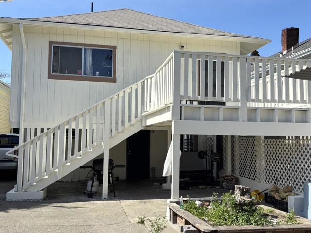 2042 Rosedale Ave., Oakland CA: https://media.crmls.org/mediaz/a6c72938-8769-4f8f-a6e0-9fc9b96ca99b.jpg