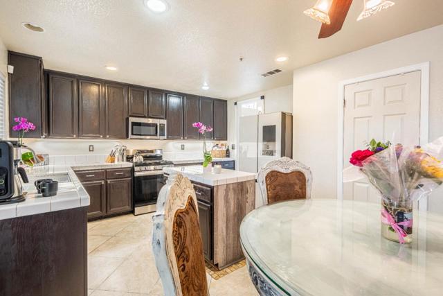 1454 Madrone Drive, Salinas CA: https://media.crmls.org/mediaz/a6c79bc3-e781-4f55-9a24-6419fdea5e9b.jpg