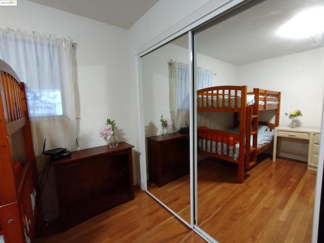 Image 19 of 39 For 864 San Francisco Ave