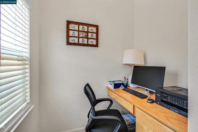 5349 EAGLE COURT, Richmond CA: https://media.crmls.org/mediaz/a6c86231-3e00-4591-a7da-016098777606.jpg