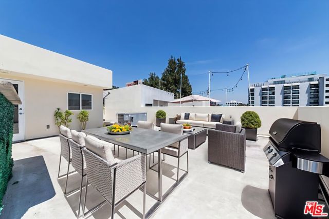 1020 Hilldale Avenue, West Hollywood CA: https://media.crmls.org/mediaz/a6c8bcea-7565-4ebf-9cbb-ed9b9b91b3b0.jpg